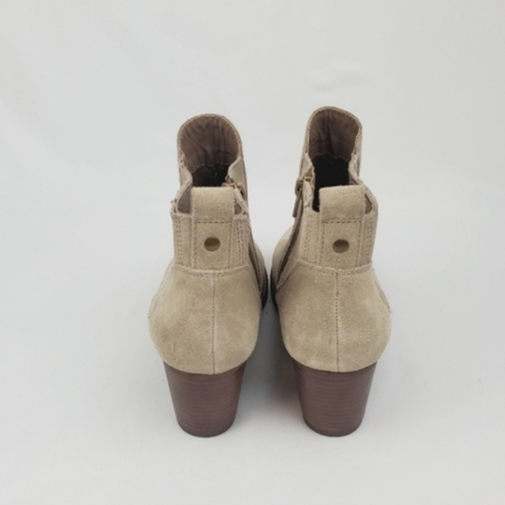 Crown Vintage Cindy taupe grey suede leather chunky heel bootie size 7M - Picture 6 of 9